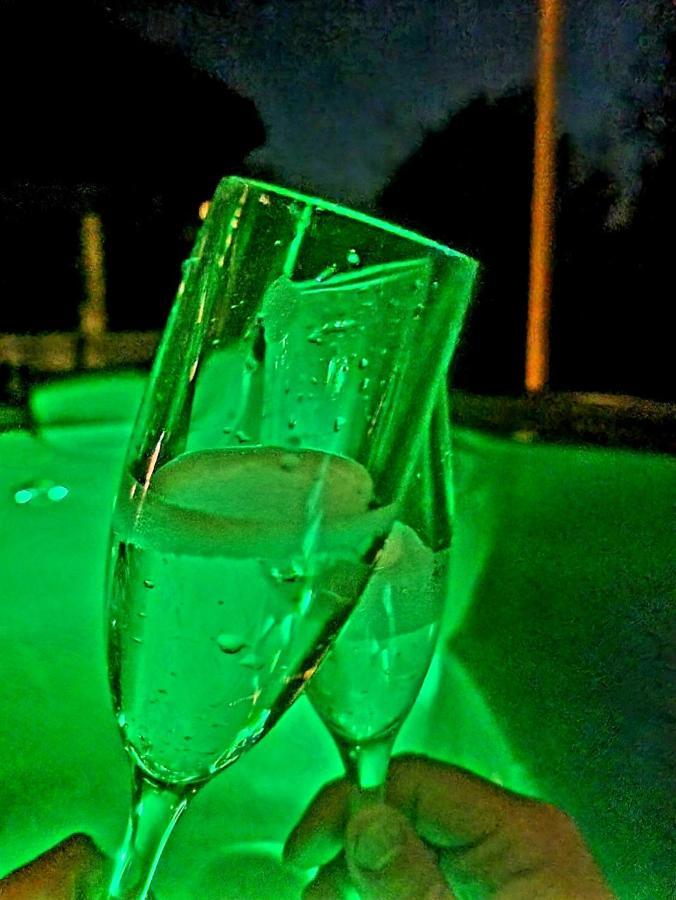 Kuca Za Odmor Malia Sa Spa Hot Tub Jacuzzijem - Nice And Cozy - Free Tickets To All City Attractions Thurdevac Экстерьер фото