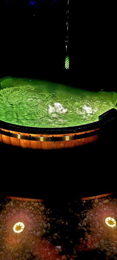 Kuca Za Odmor Malia Sa Spa Hot Tub Jacuzzijem - Nice And Cozy - Free Tickets To All City Attractions Thurdevac Экстерьер фото